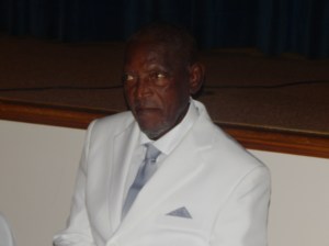 Uncle Dave Gay 80th birthday dinner 037